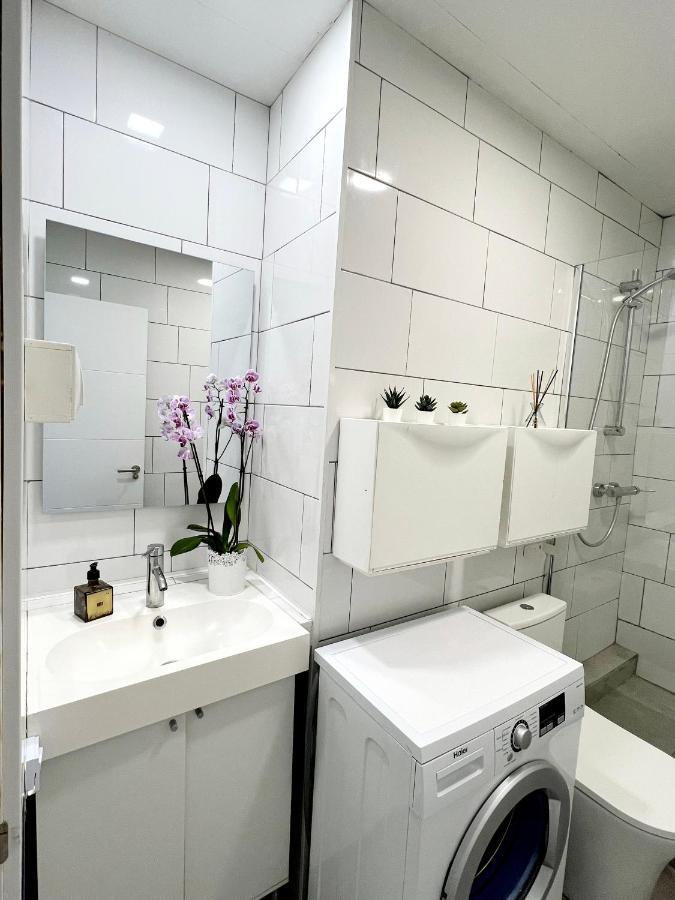 Cozy Modren Apartment On Malvarrosa Beach فالنسيا المظهر الخارجي الصورة